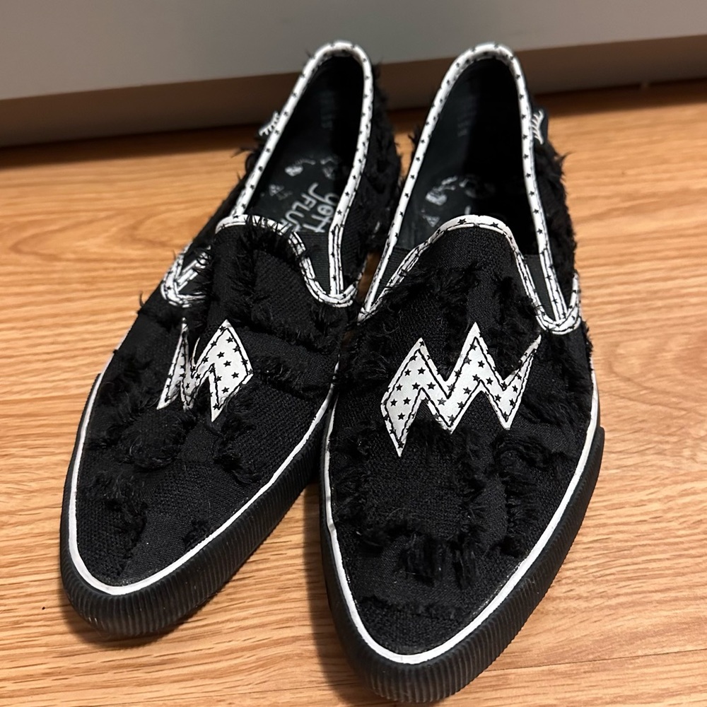 Gotta Flurt Vintage Slip on